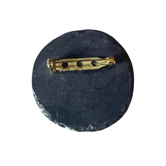 Vintage Hand Painted Snowman & Birdhouse Round Wooden Pin Brooch 1.5" Christmas - Picture 2 of 4